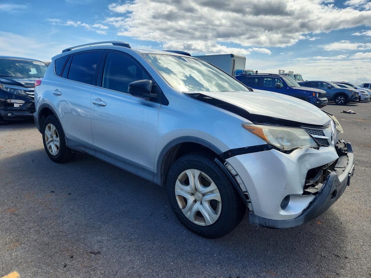 2014 TOYOTA RAV 4 — VIN JTMZFREV2EJ011663 — photo 4